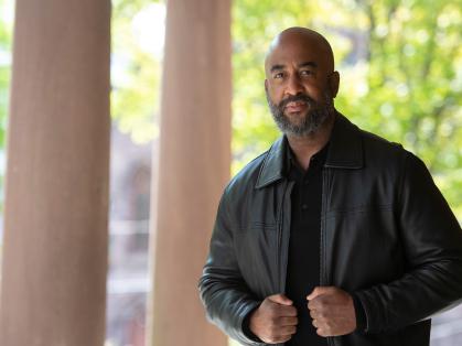 Derrick Darby headshot